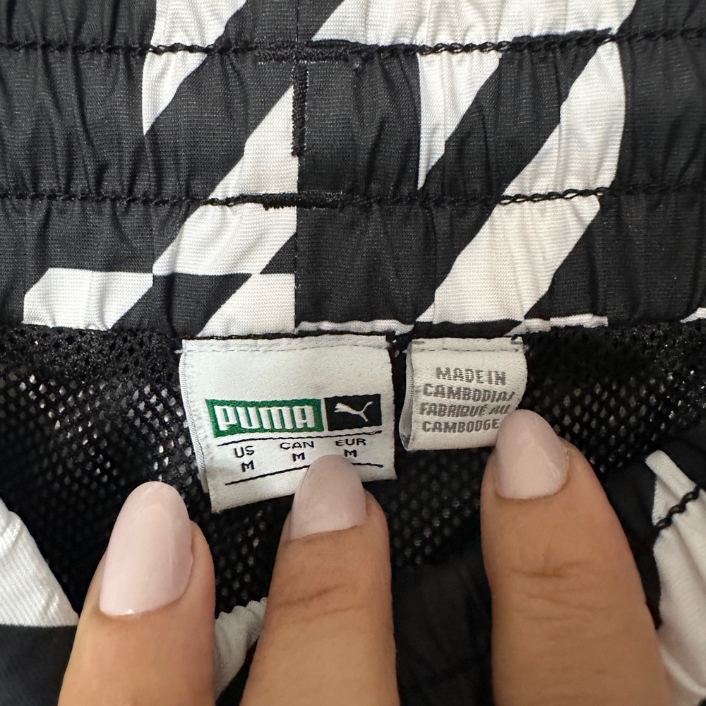 NEW PUMA Stylish Black and White Houndstooth Athletic Windbreaker Joggers - Picture 15 of 16